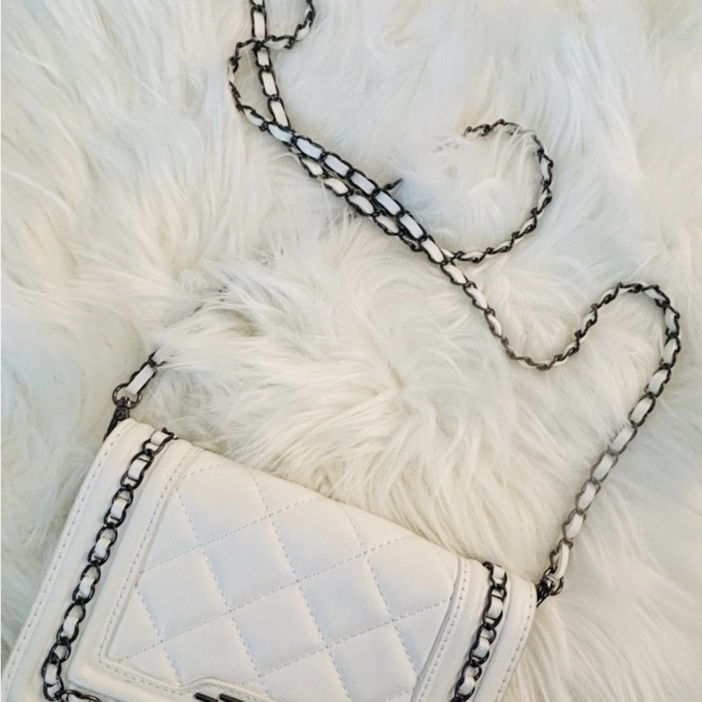 NWT BADGLEY MISCHKA Diamond Quilted Clutch Crossbody Chain White Letter Lock